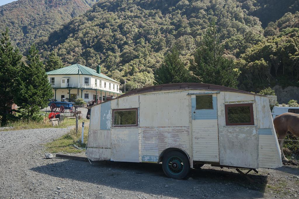 Otira Stagecoach Hotel Dış mekan fotoğraf